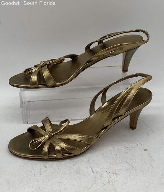 Authentic Salvatore Ferragamo Womens Gold Toned Low Heel Pumps Size 8.5 image number 1