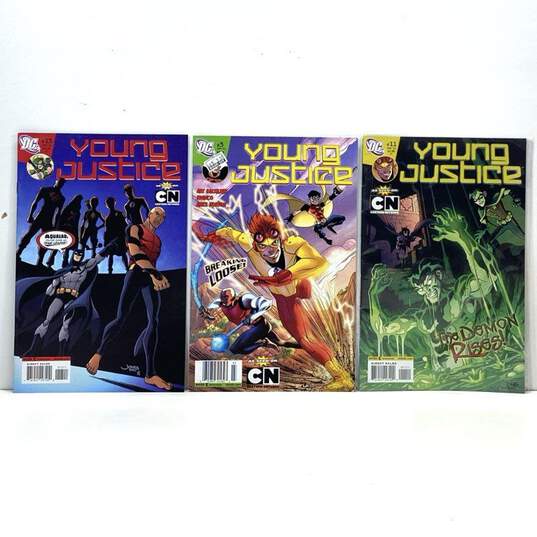 DC Young Justice Comic Books image number 2