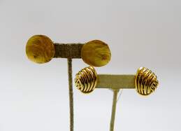 Vintage Crown Trifari Goldtone Textured Shell & Ridged Knot Clip On Earrings & Mushroom Stick Pin 30.8g alternative image