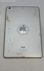 Powers On Locked For Parts Apple Silver iPad Model A1489 No Power Adapter image number 4