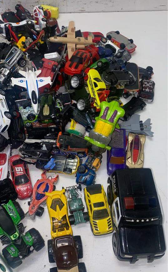 Lot of Assorted Die Cast Toys Cars image number 3