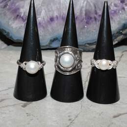 Bundle of 3 Sterling Silver Pearl Rings Sizes 7 - 7.75 alternative image