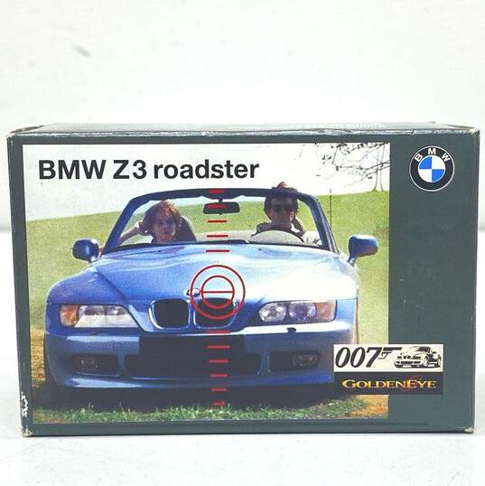 UT Models 1/18 BMW Z3 Roadster James Bond 007 GoldenEye Promo IOB image number 1