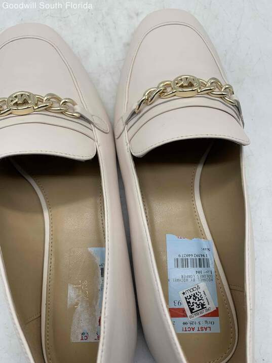 Michael Kors Womens Beige Shoes Size 8.5M image number 3