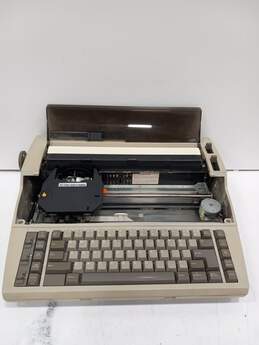 The Electronic Scholar SR2000 Electric Portable Typewriter with Case