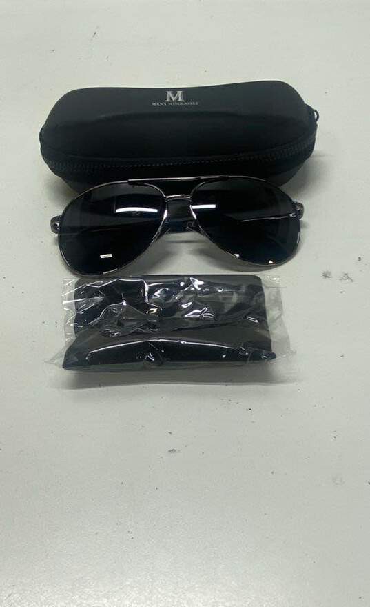 Unbranded Black Sunglasses - Size One Size image number 1