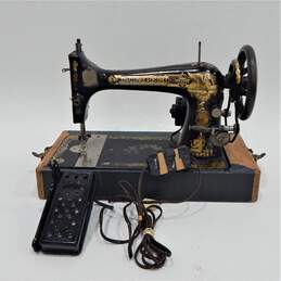Antique 1902 Singer Sphinx Sewing Machine w/ Case alternative image