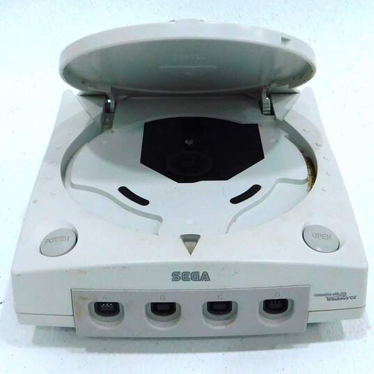 Sega Dreamcast Console Bundle w/Controllers- Untested image number 2