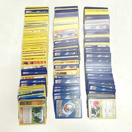 Assorted Pokémon TCG Common, Uncommon and Rare Trading Cards (600 Plus Cards) alternative image