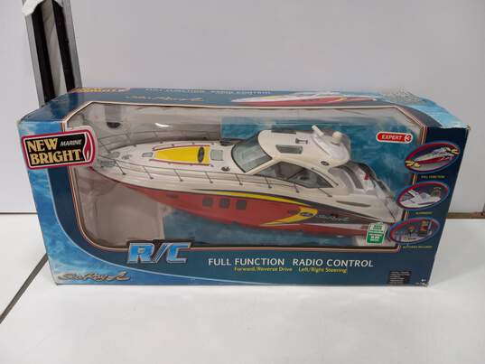 New Bright Sea Ray R/C Boat in Original Box image number 1