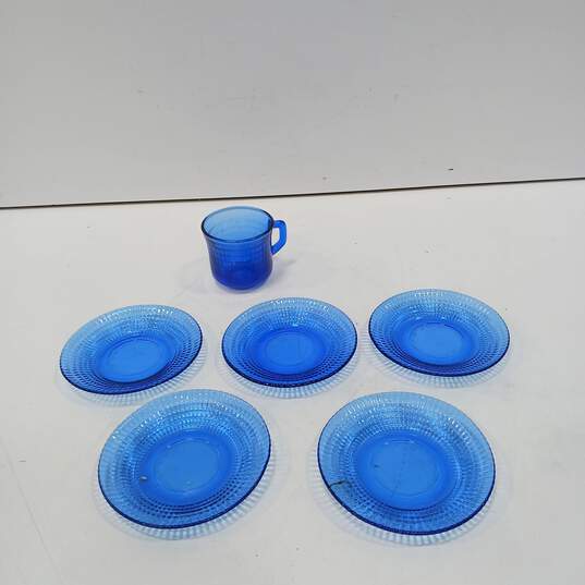 Bundle of 5 Hazel Atlas Moderntone Cobalt Blue Depression Glass Saucers & 1 Mug image number 1