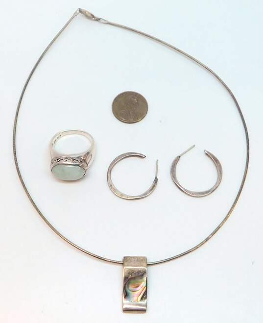 CFJ & FAS Artisan 925 Wavy Abalone Pendant Collar Necklace Hammered Hoop Earrings & Scrolled Jadeite Ring 22.2g image number 8