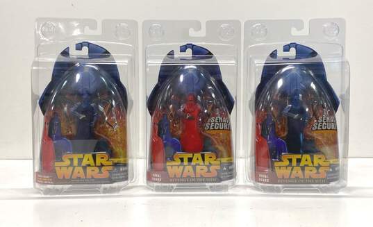 Hasbro Star Wars Revenge of the Sith: Royal Guard Action Figures Bundle of 3 image number 1