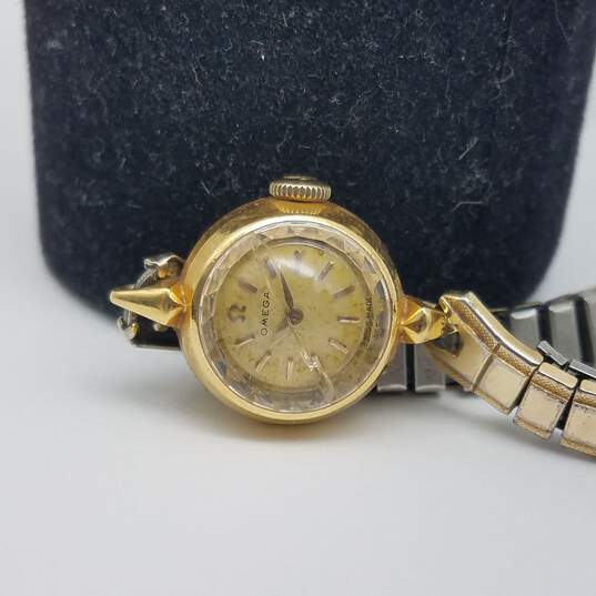 Omega 17mm Vintage 18k Gold Ladies Wristwatch 18g image number 2