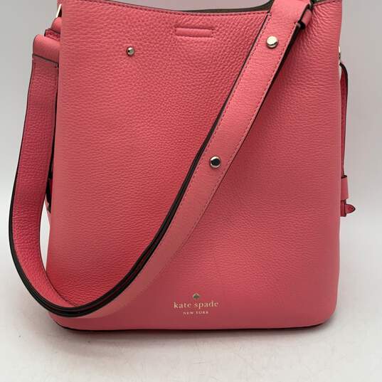 Kate Spade New York Womens Bucket Bag Marti Pink Leather With Sunglasses image number 4