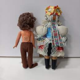 Bundle of 2 Vintage Dolls alternative image