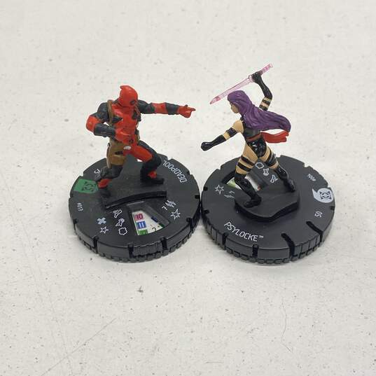 Wizkids Marvel Heroclix Assorted Miniature Figures w/ Cards Bundle of 9 image number 2