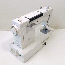 Dressmaker Sewing Machine 6102FA alternative image