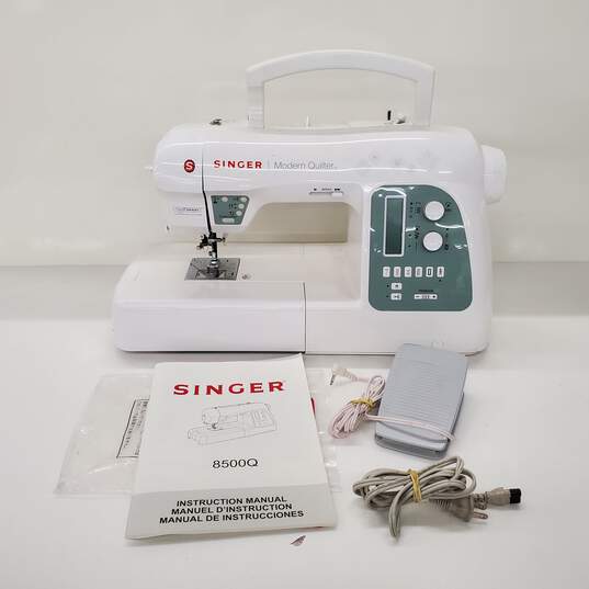 Singer Modern Quilter Sewing Machine 8500Q w/Pedal, Manual, Power image number 1