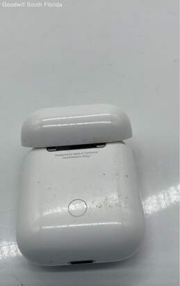 Apple White Earbuds alternative image