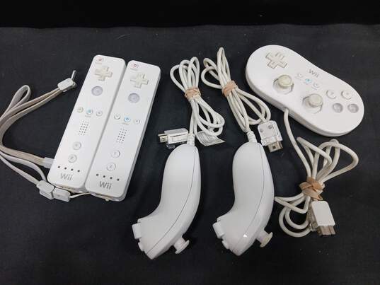 Buy The Nintendo Wii Home Video Gaming Bundle Model Rvl 101usa Goodwillfinds 1114