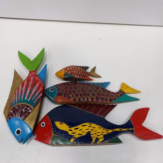 Mexican Hand Carved & Painted Wooden Fish Figurines 4pc Set image number 2