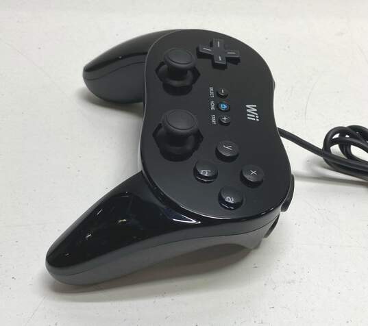 Nintendo Wii Classic Pro Controller- Black image number 4