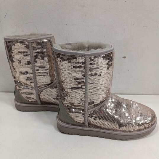 WOMEN'S SHINY SEQUINS UGGS BOOTS SIZE 8 image number 4