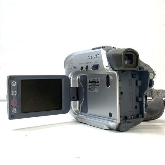 Sony Handycam DCR-HC32 MiniDV Camcorder (For Parts or Repair) image number 8