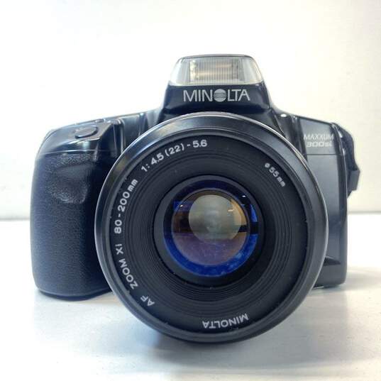 Minolta Maxxum 300si 35mm SLR Camera with 80-200mm Zoom Lens image number 1