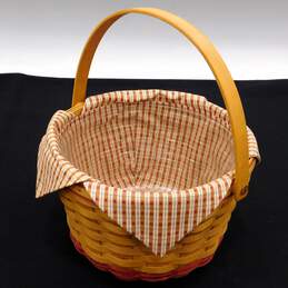 1999 Longaberger Brand Handwoven Basket w/ Handle, Plastic and Fabric Liners