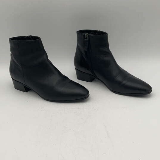 Womens Black Leather Almond Toe Side Zip Ankle Booties Size 9 image number 2