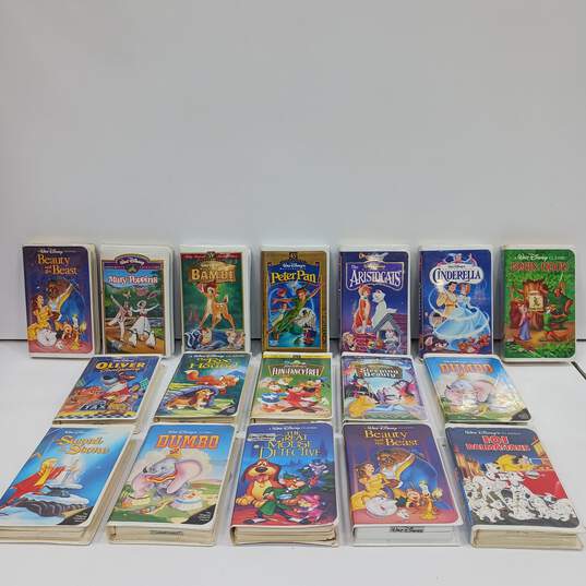 Bundle of 17 Assorted Disney VHS Tapes image number 1
