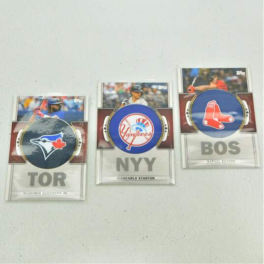 (3) 2023 Topps Baseball Team Logo Commemorative Patches image number 1