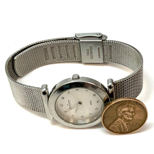 Designer Skagen 107SSSD Silver-Tone Mesh Strap Round Dial Analog Wristwatch image number 2