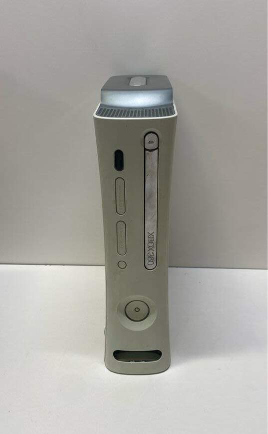 Microsoft Xbox 360 Console For Parts or Repair image number 2