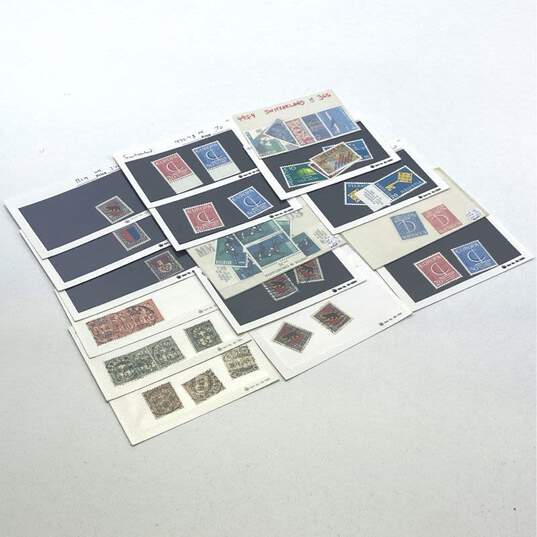 Lot of 465 Sleeves of 900+ World Stamps Used image number 5