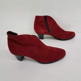 Munro American Red Suede Booties Size 5.5M
