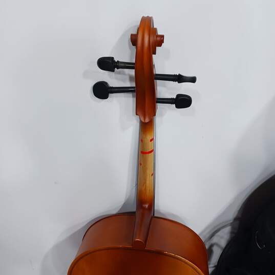 CELLO IN CASE image number 5