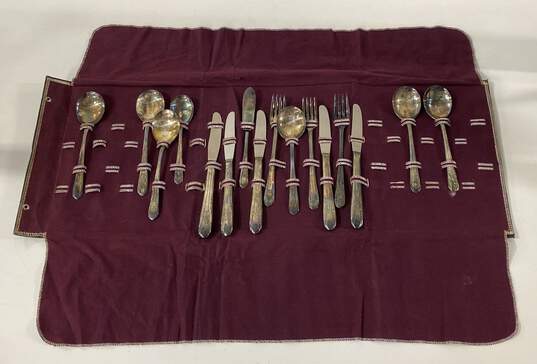 W.M Rogers & Sons Extra Plate Flatware " Reflection" 16Pc Service Set image number 1