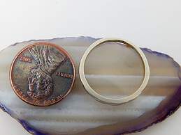 14K White Gold Etched Band Ring 2.1g alternative image