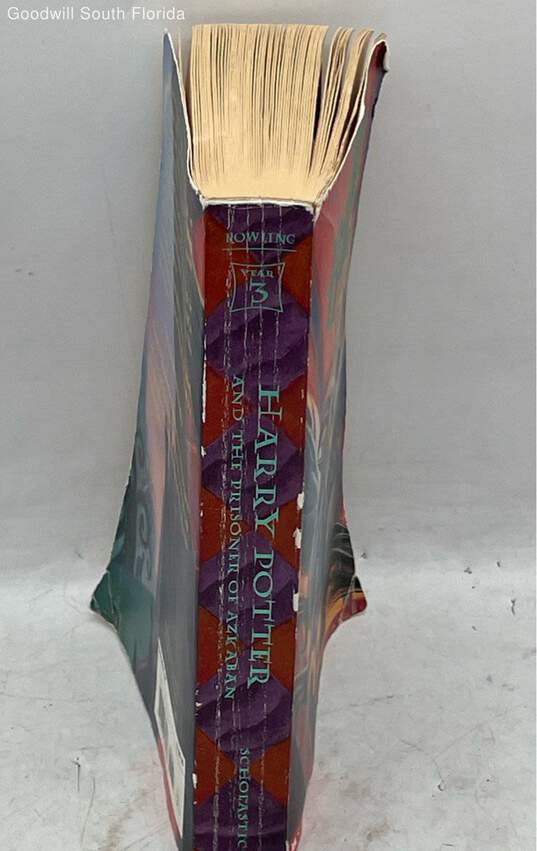 Harry Potter And The Prisoner Of Azkaban Paperback Book image number 3