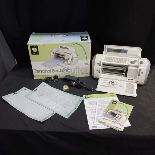 Cricut Machine In Box w/ Accessories image number 1