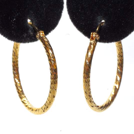 14K Yellow Gold Textured Hoop Earrings - 1.54g image number 2