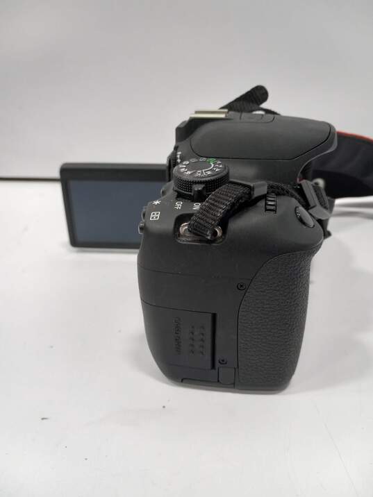 Canon EOS Rebel T5i 18.0MP Digital SLR Camera Bundle in Vivitar Carry Case image number 3