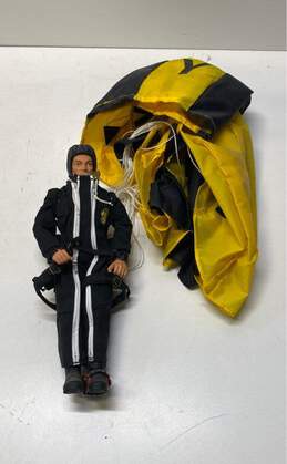 G.I. Joe HASBRO Limited Edition Golden Knights Parachute Action Figure