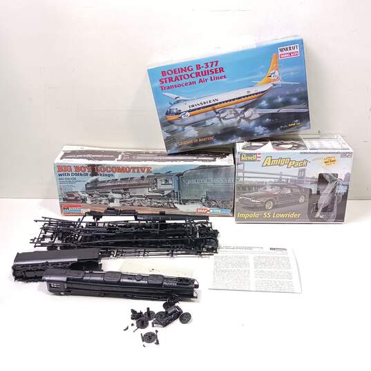 Trio of Assorted Model Building Kits image number 1