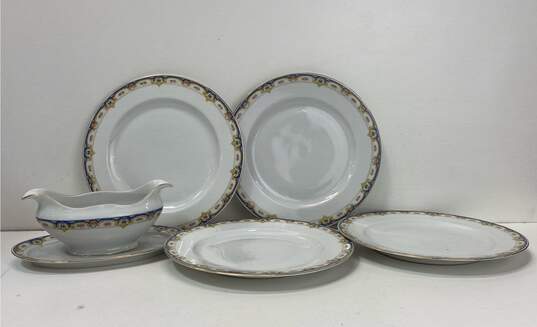 Royal Bayreuth Bavaria Dinner Plates and Gravy Boat Tableware Fine China 5Pc Set image number 1