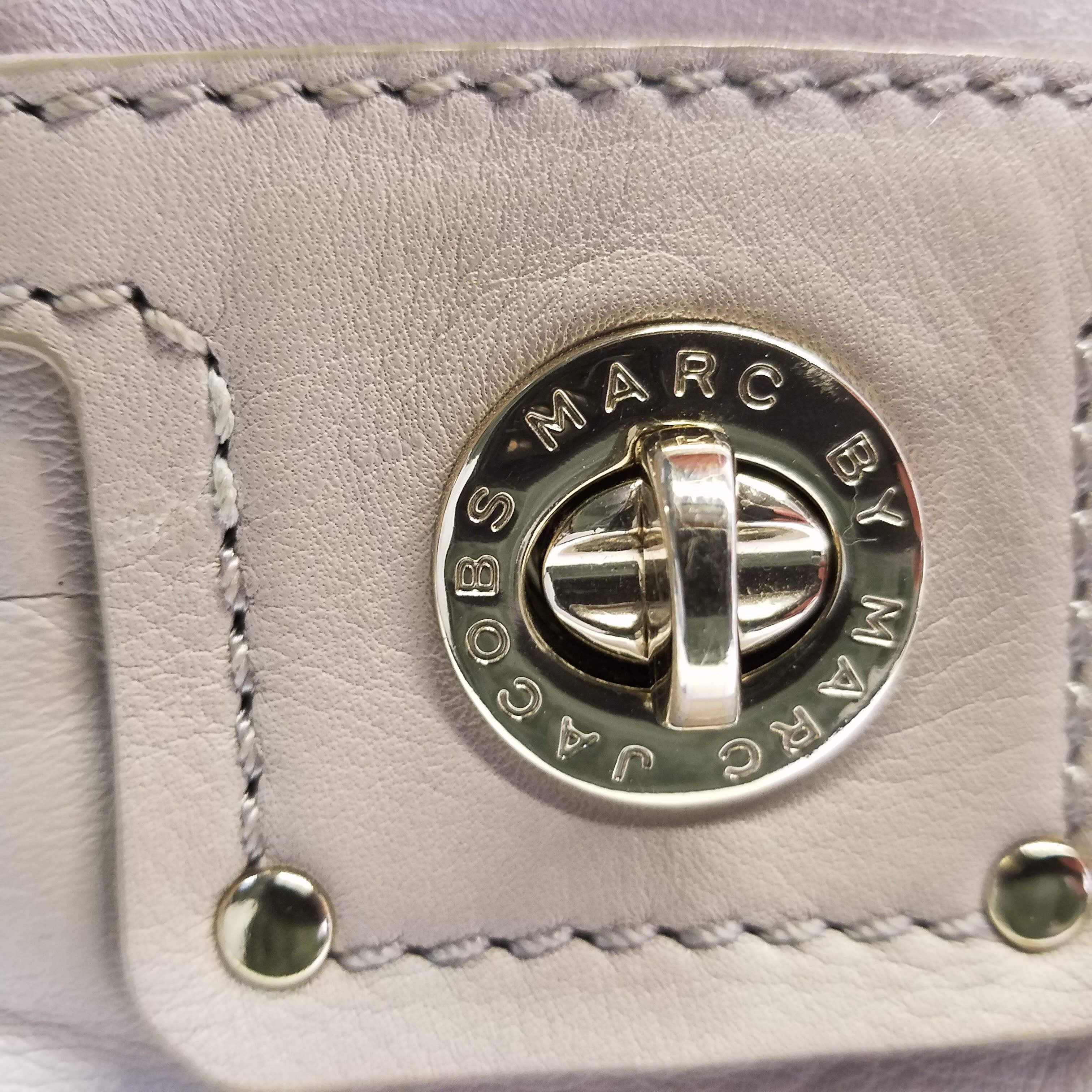 Marc Jacobs,MARC JACOBS Snapshot Daisy Print Leather Crossbody Bag - WEAR