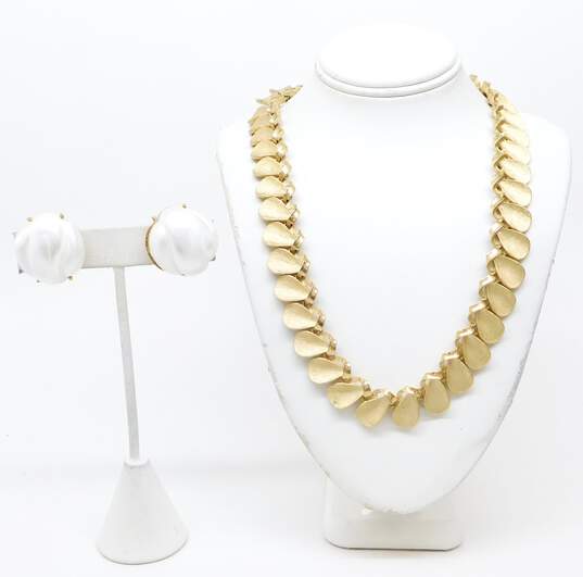 Vintage Crown Trifari Brushed Gold Tone Necklace & Faux Pearl Earrings 67.5g image number 1